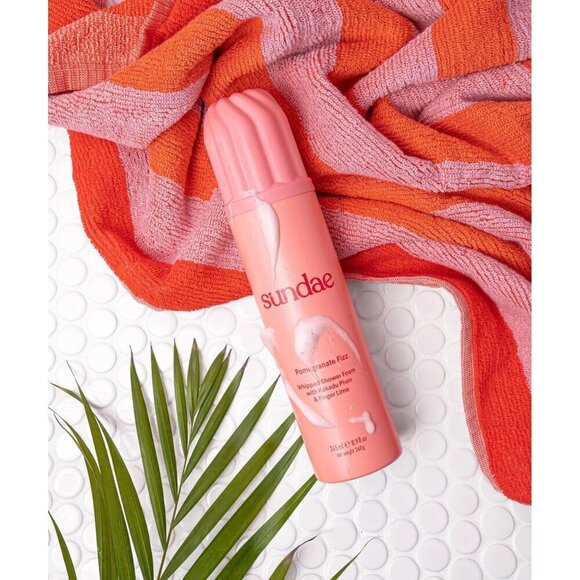 Sundae Pomegranate Fizz Foaming Body Wash Whipped Shower Foam 256ml - Picture 6 of 7